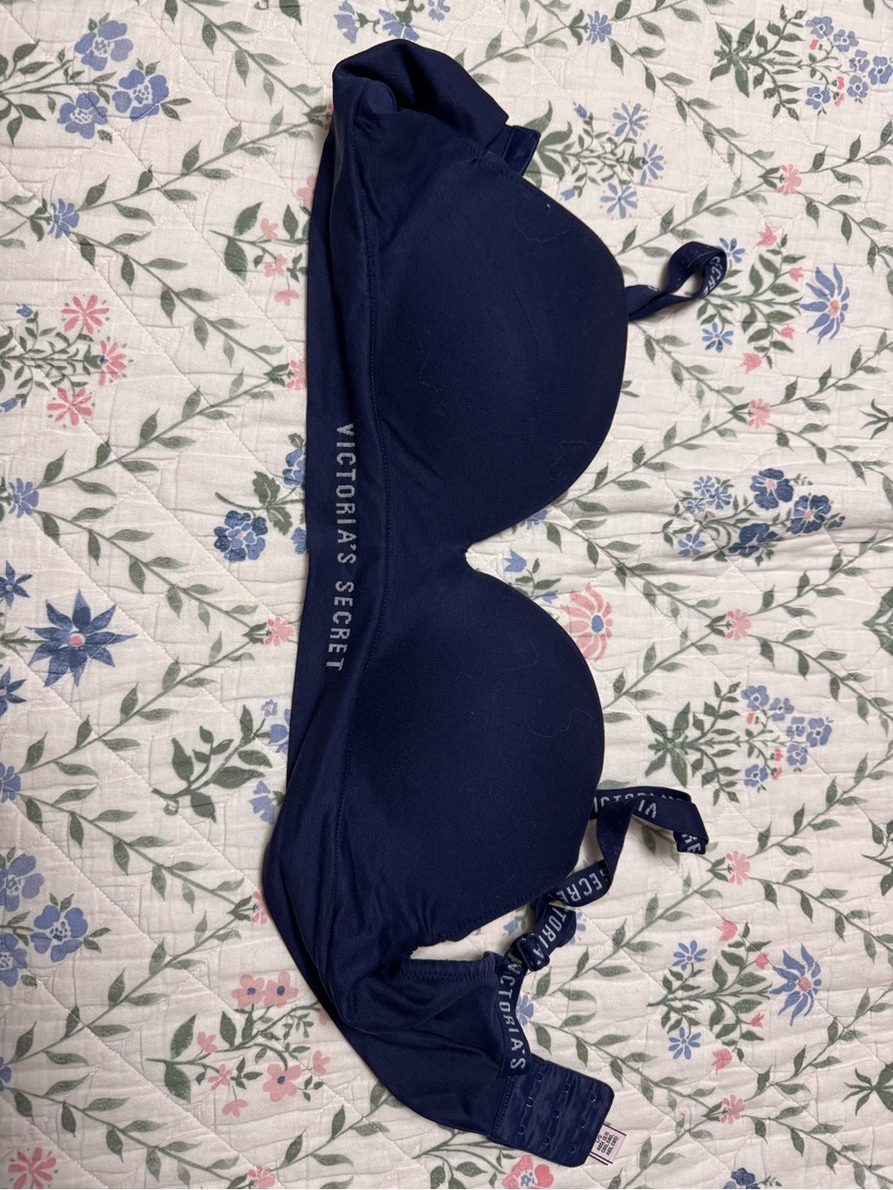 Victoria's Secret Navy Wireless Push Up Bra